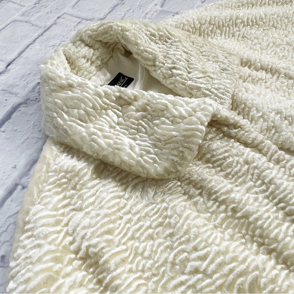 SIMON CHANG Faux Persian Lamb Cape, Cream Wedding Capelet, Lined - Picture 3 of 11